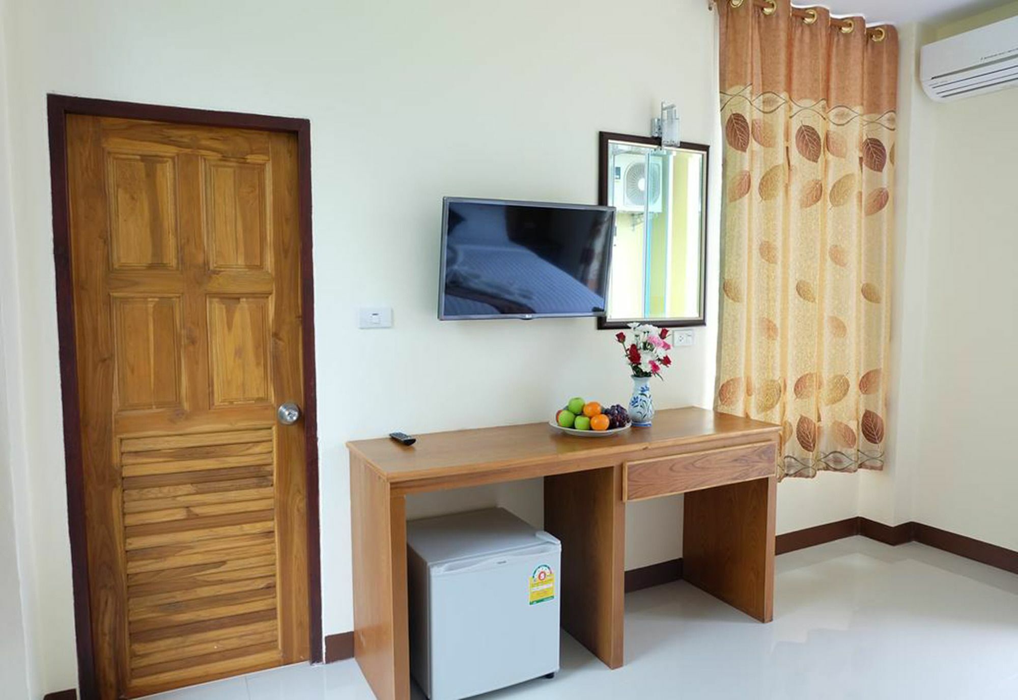 Chatin Guesthouse Khao Lak Exteriör bild